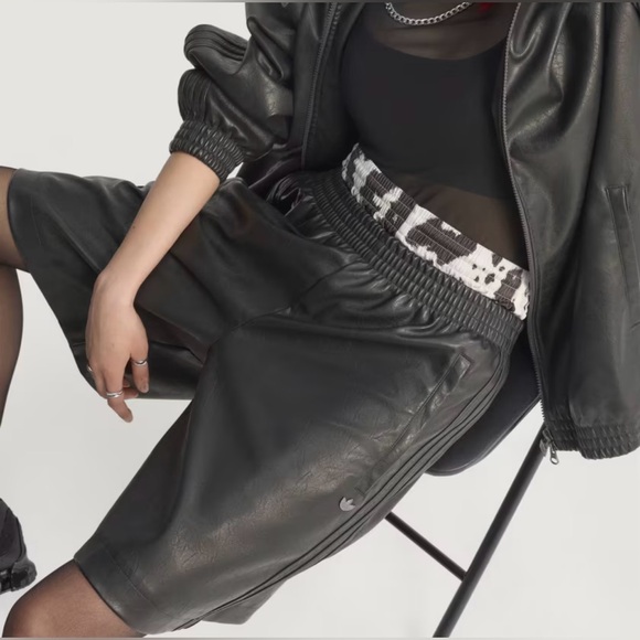 Adidas Pleather Firebird Oversized Jort Utility Black JW7327 Leather Short XL - Picture 7 of 10